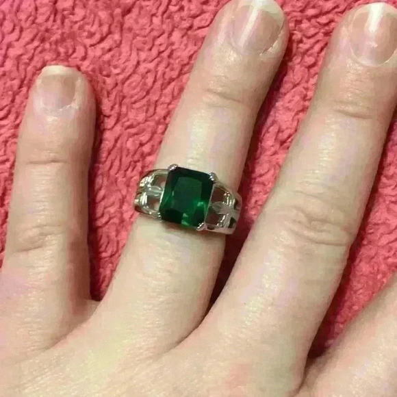 Silver ring - Picture 2 of 3